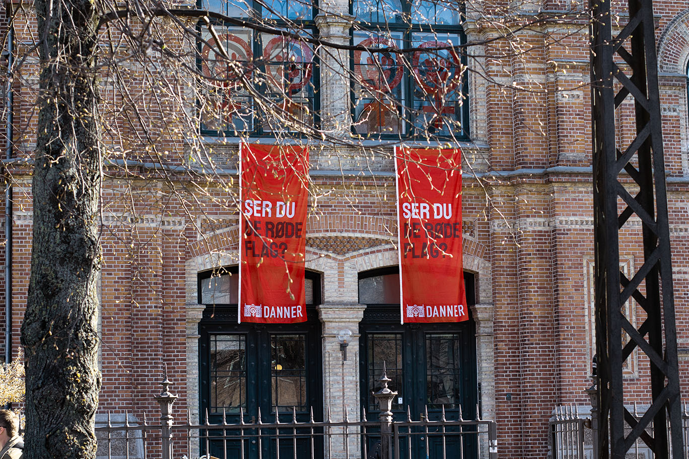 danner de røde flag dannerhuset